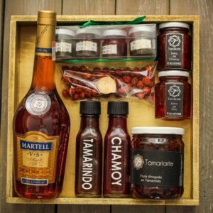 TM019 +Martell Cognac+Jalea Tamarindo+Jalea Piña+Salsa Chamoy+Salsa Tamarindo+Tarro Fruta Ahogada en Tamarindo+Skittles Enchilados+Kit de Tamarindos