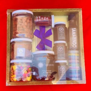 TM027 1 Salsa 150ml + skittles enchilados + Rollo de guayaba con Tamarindo + Tarro de Fruta Ahogada en Tamarindo + Mango Deshidratado Enchilado + Obleas Rellenas de Tamarindo + Bolas de Tamarindo+ 3 jaleas