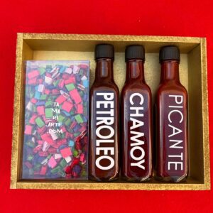 Tm031 - Salsa 250ml petroleo, salsa 250ml chamoy, salsa 250ml picante y oblea rellena de tamarindo en cuadritos.
